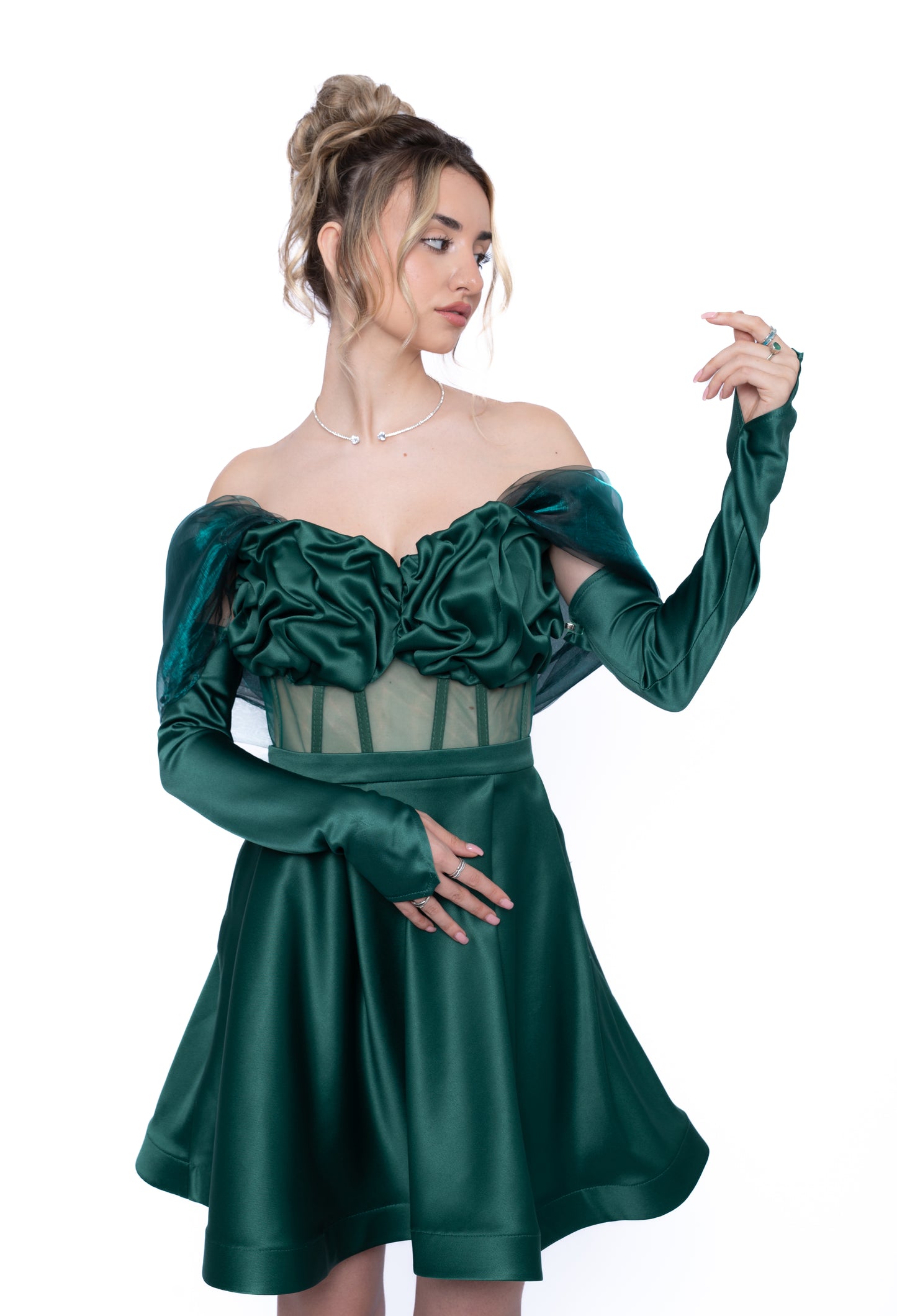 Mănuși lungi din tafta premium verde smarald, accesoriu elegant de seară creat de LILA.