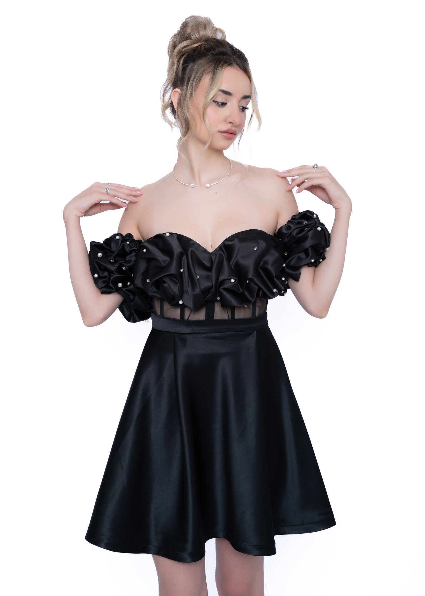 Rochie Neagră Signature Set: Corset, Fustă scurtă & Manecă