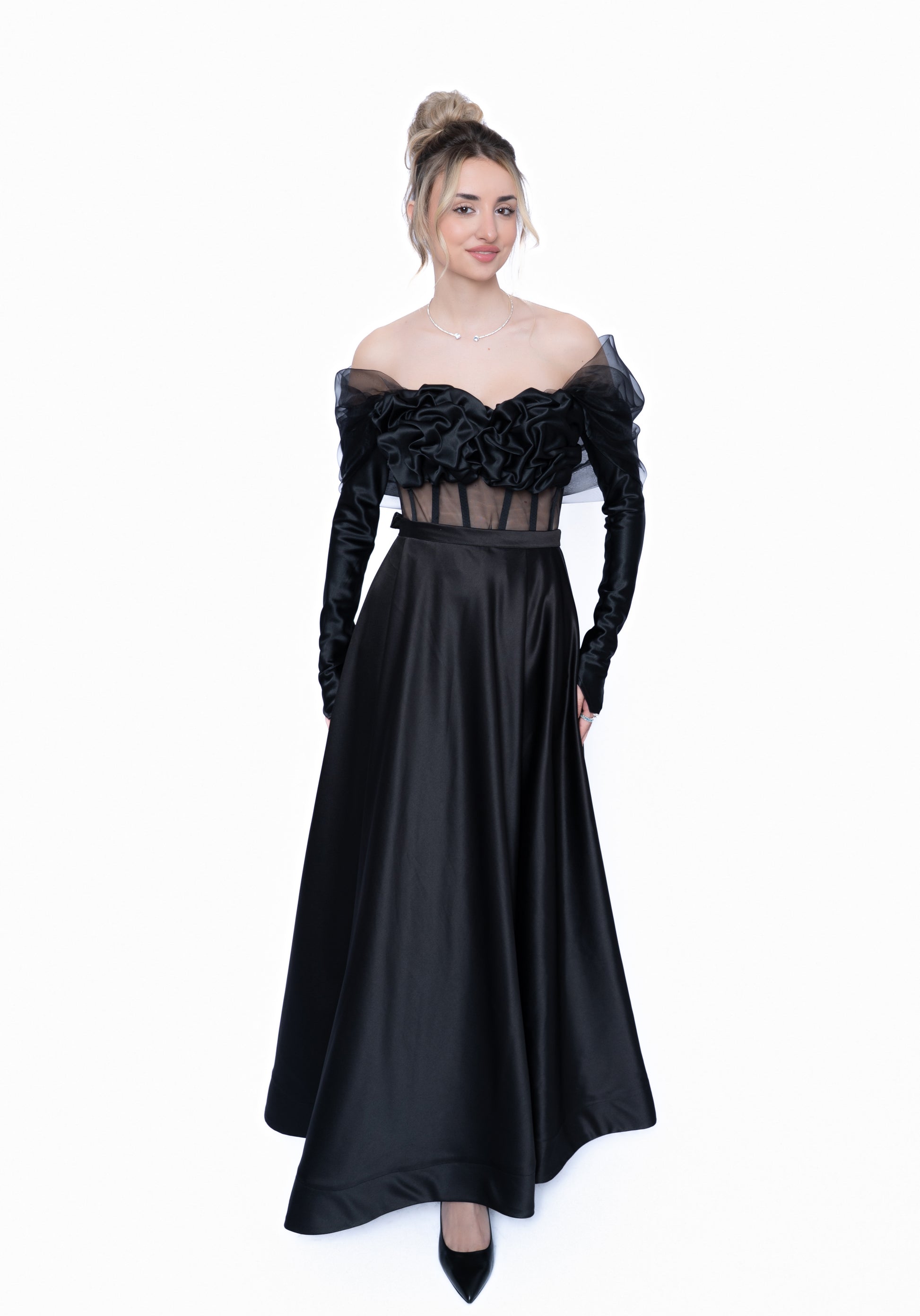 Rochie neagra cu corset fusta manusi si voal detasabil 