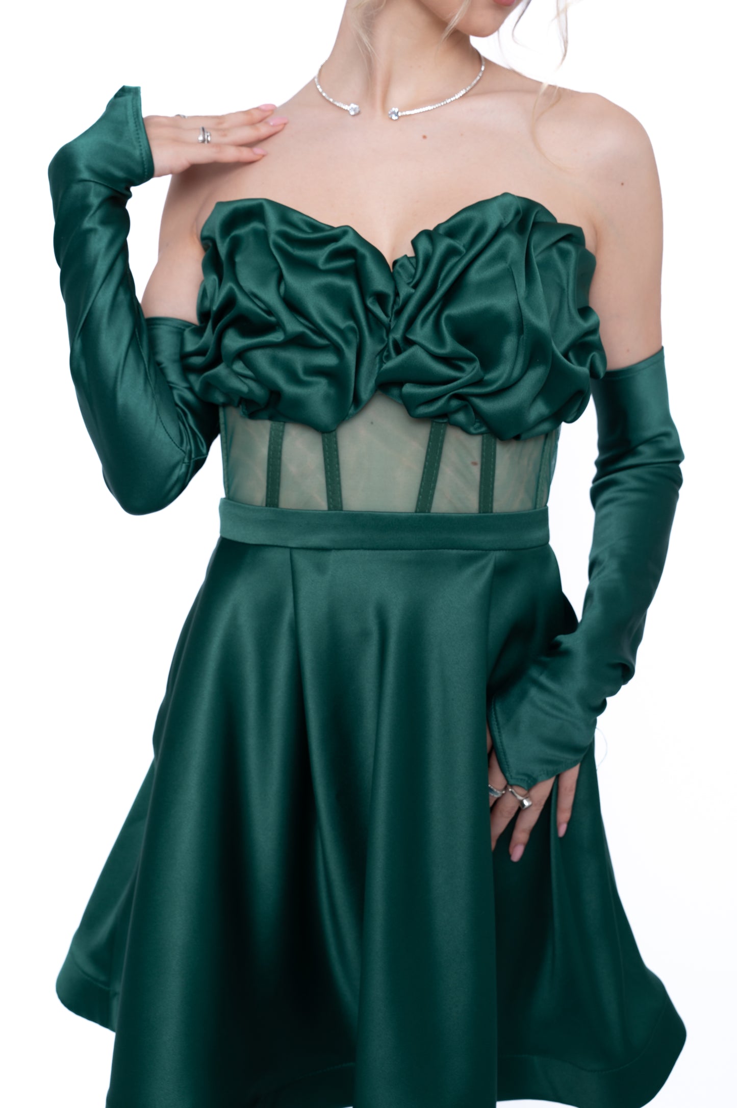 Mănuși lungi din tafta premium verde smarald, accesoriu elegant de seară creat de LILA.
