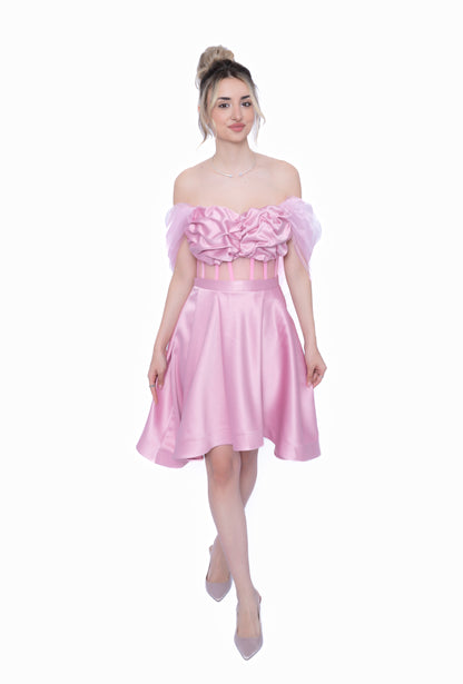 rochie roz cu corset si fusta scurta si voal detasabil 