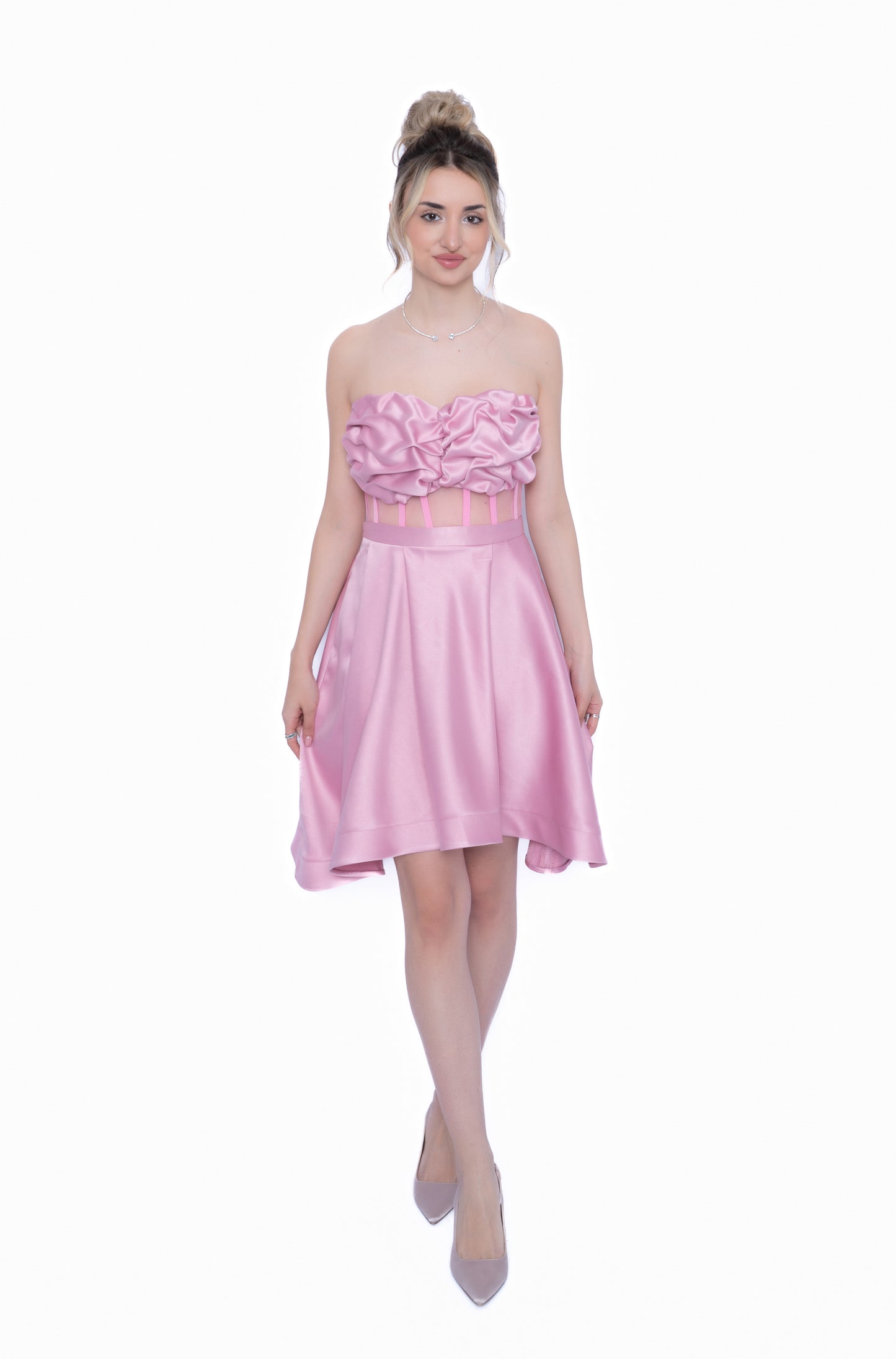 Set Essential LILA format din corset cu drapaj manual și fustă asimetrică roz.